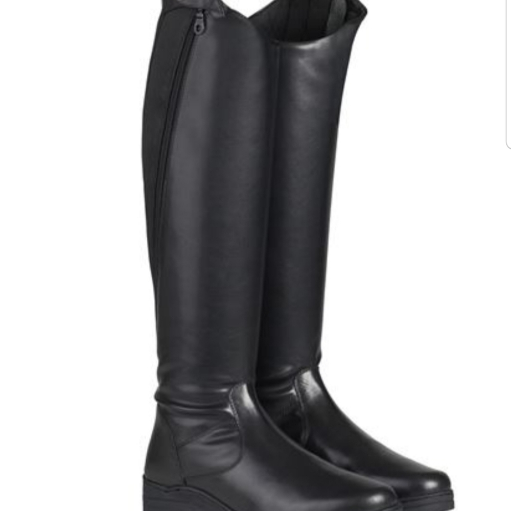 Tall riding boots